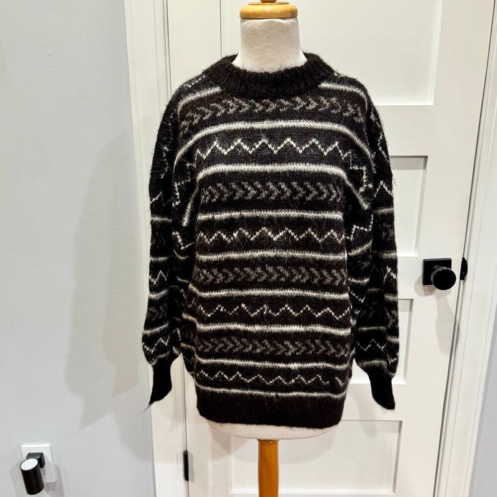 Handmade Icelandic wool Sweater